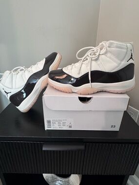 Air Jordan 11 Retro 8.5W